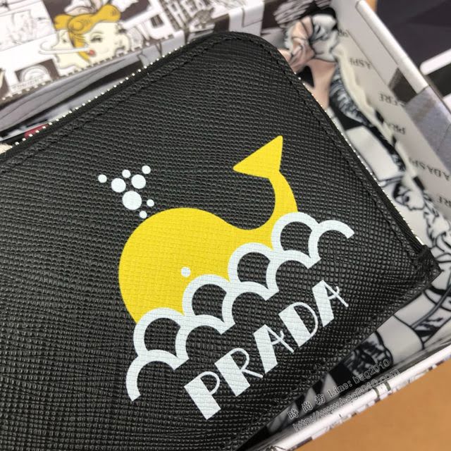 prada卡包 普拉達2020最新款限量版卡片夾 2MC021 Prada鯨魚圖案黑色卡包  pyd2406
